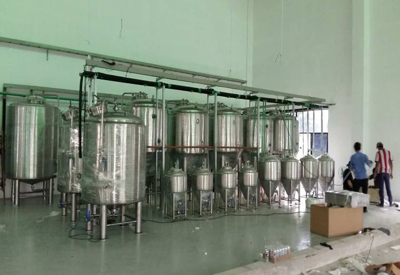 2015年 越南1000L 精釀啤酒設備交鑰匙工程完成安裝 (2)
